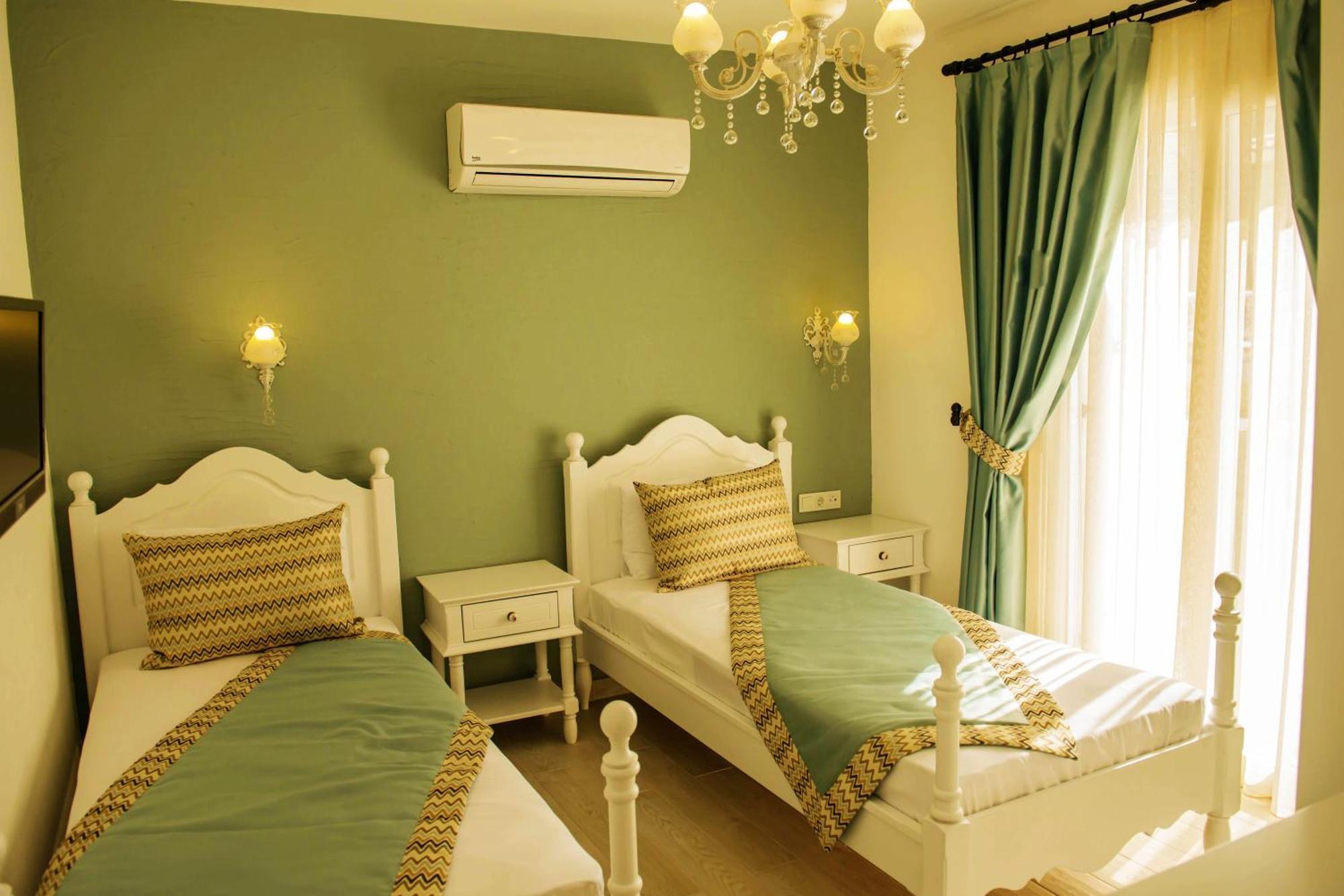 Selin Hotel Alacatı Bagian luar foto